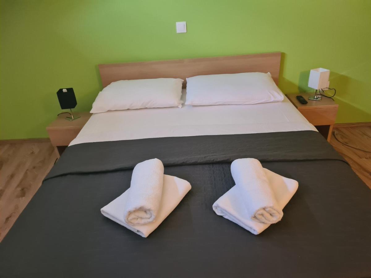 Apartments Jukic Porec Esterno foto